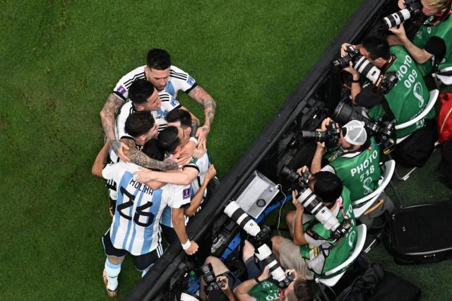 1669504004998029309.jpg agenting.jpg